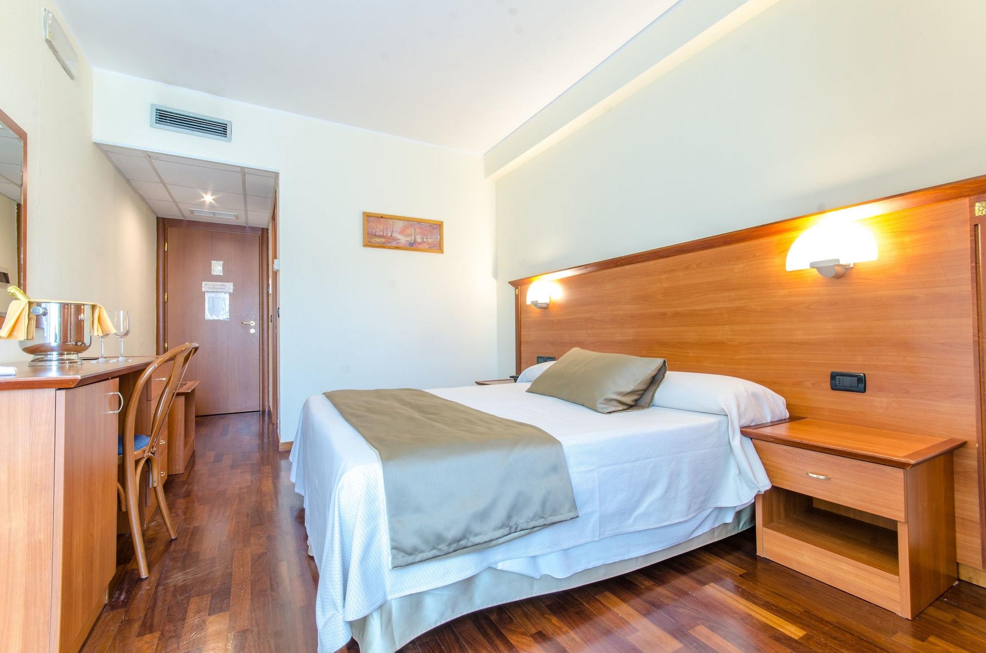 Hotel Federico II LʼAquila Esterno foto