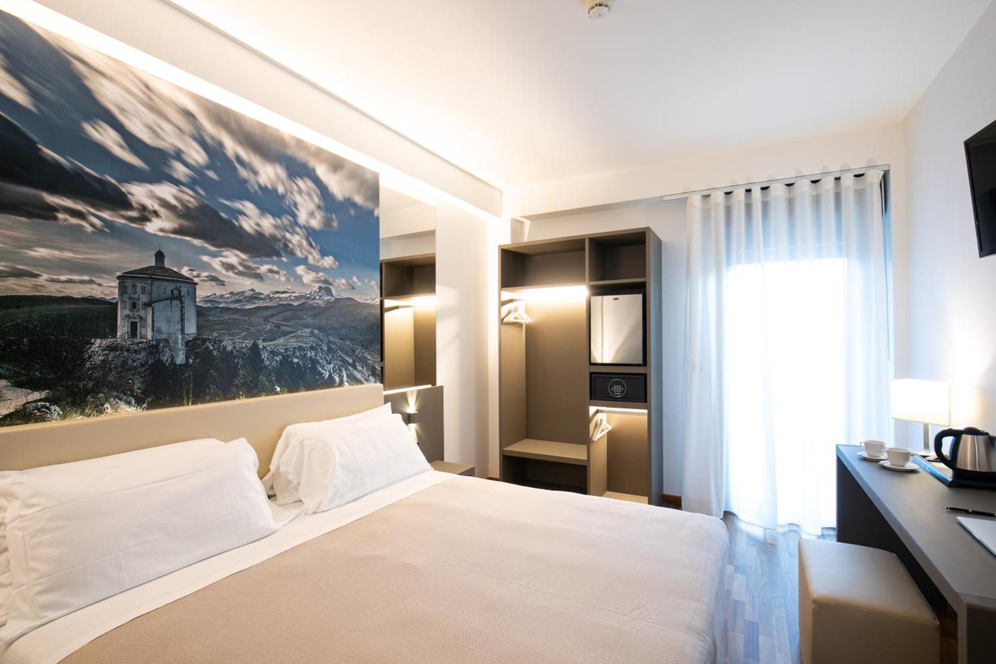 Hotel Federico II LʼAquila Esterno foto