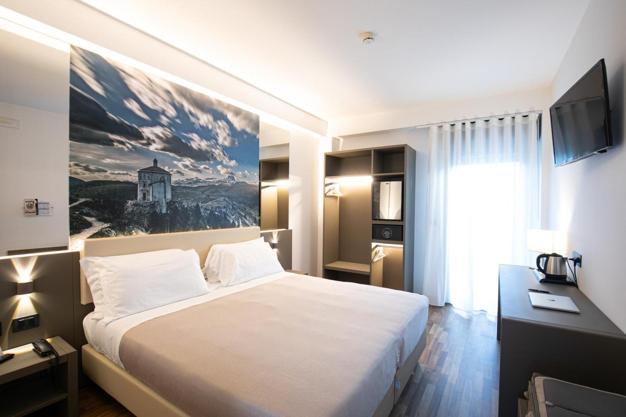 Hotel Federico II LʼAquila Esterno foto