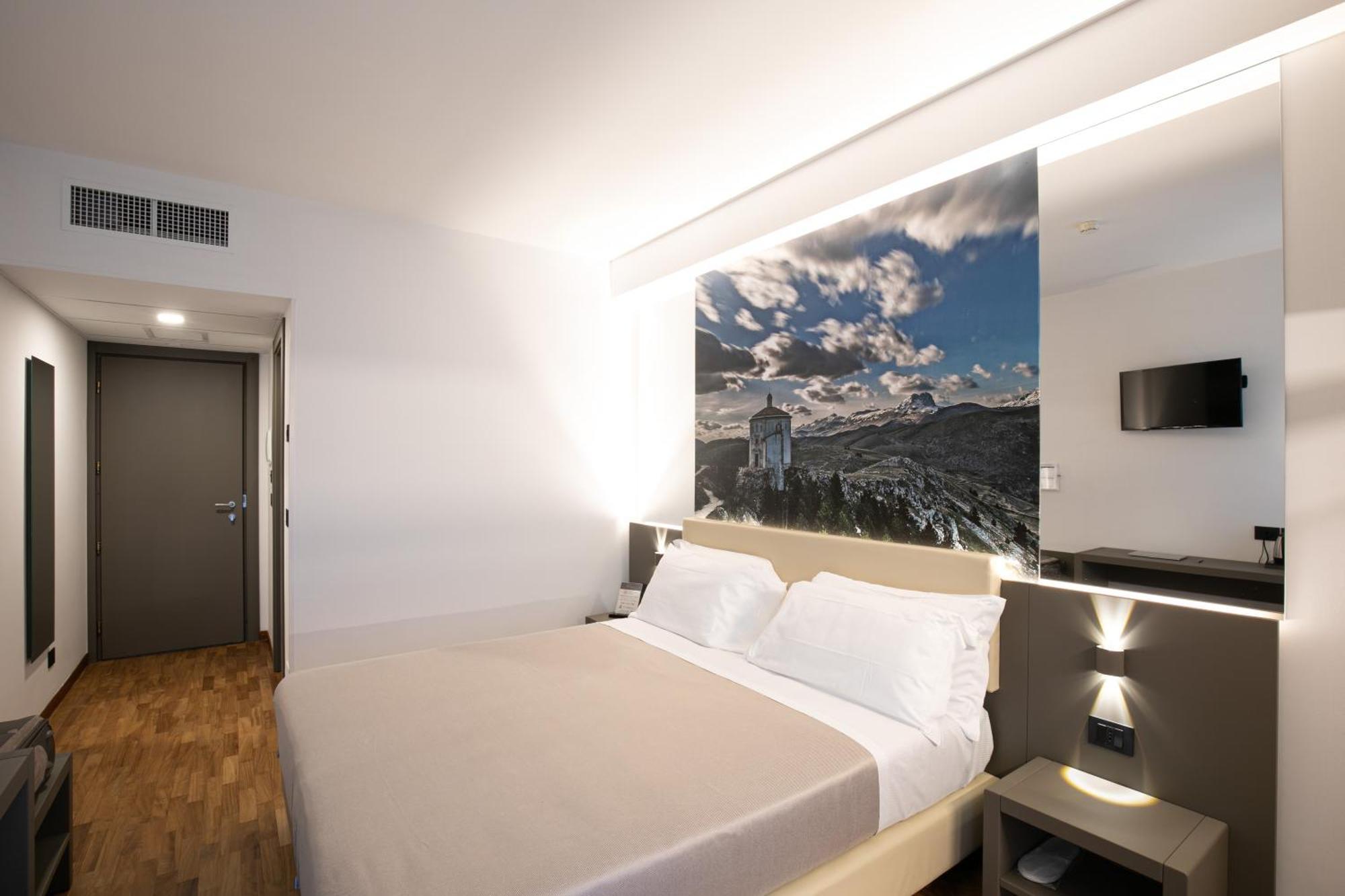Hotel Federico II LʼAquila Esterno foto